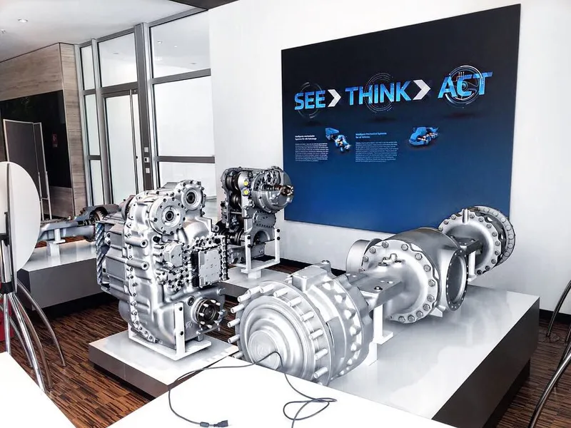 Ausstellung von ZF-Getrieben und -Achsen unter dem Slogan „See Think Act“